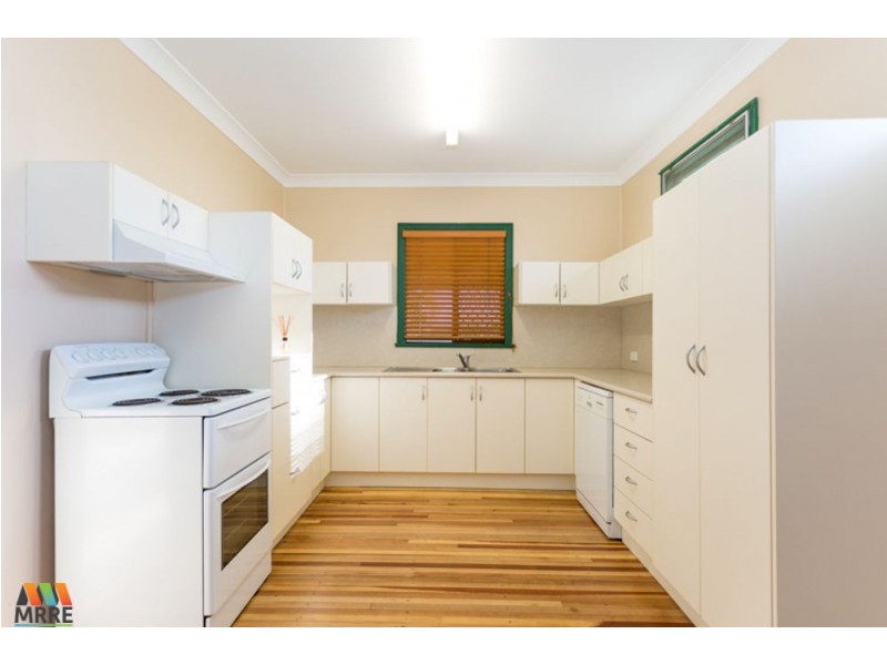 4 MOFFATT STREET, North Mackay QLD 4740