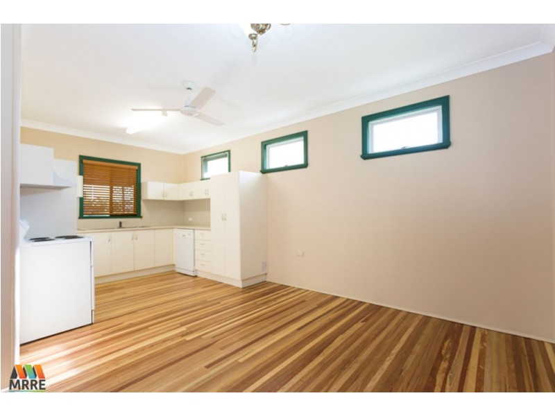 4 MOFFATT STREET, North Mackay QLD 4740