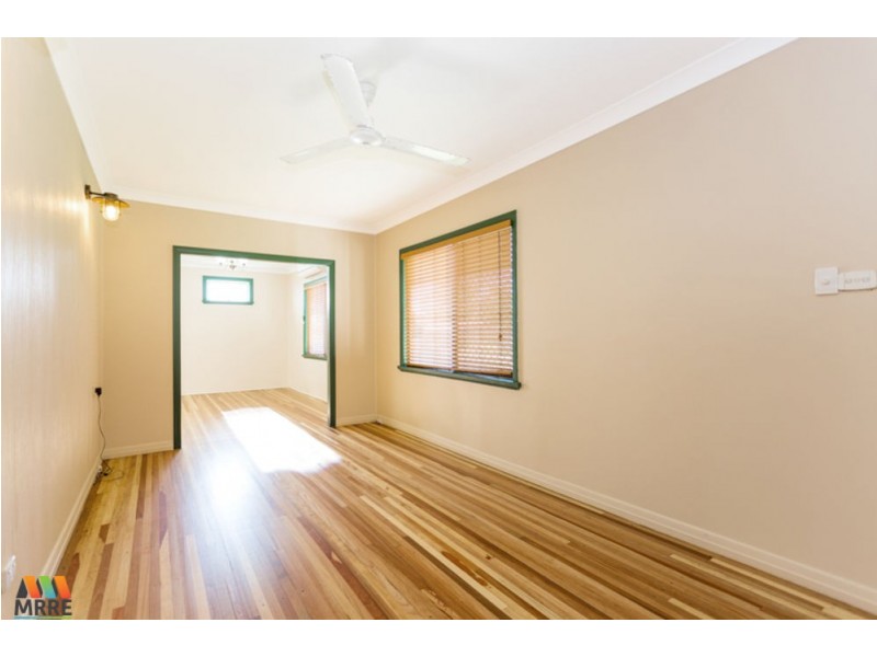 4 MOFFATT STREET, North Mackay QLD 4740