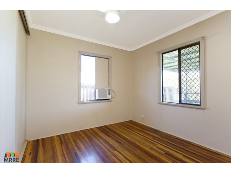 4 MOFFATT STREET, North Mackay QLD 4740