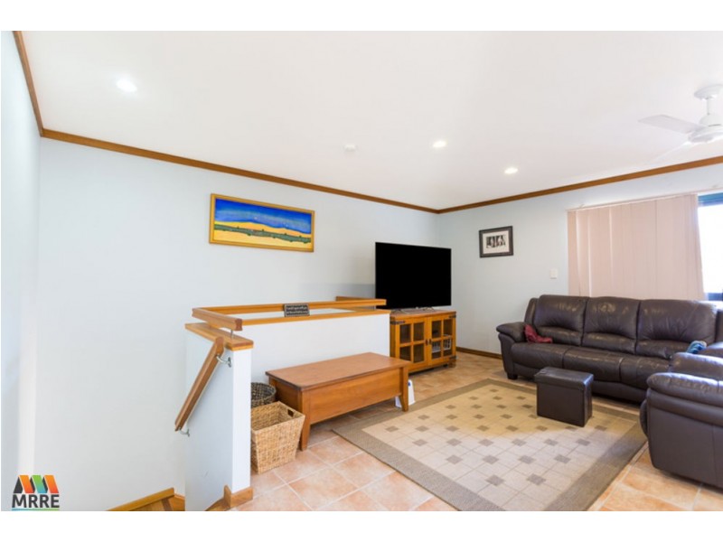 2/25 Beach Road, Dolphin Heads QLD 4740