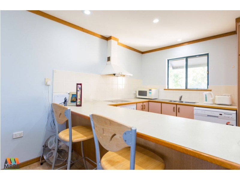 2/25 Beach Road, Dolphin Heads QLD 4740