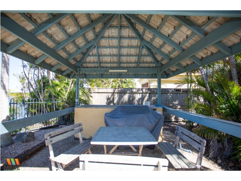 2/25 Beach Road, Dolphin Heads QLD 4740