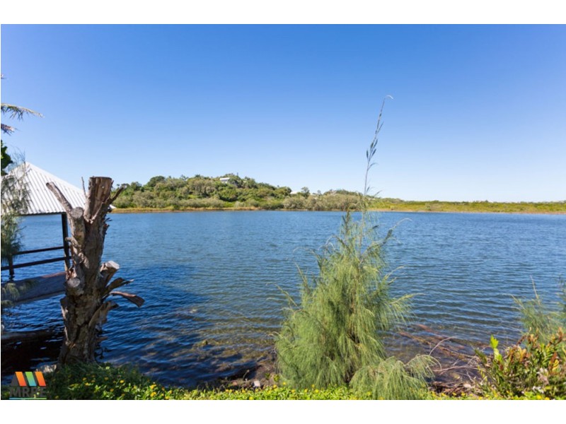 2/25 Beach Road, Dolphin Heads QLD 4740