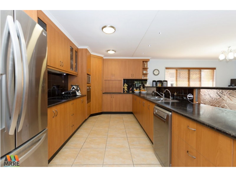 2 Douglas Crescent, Rural View QLD 4740