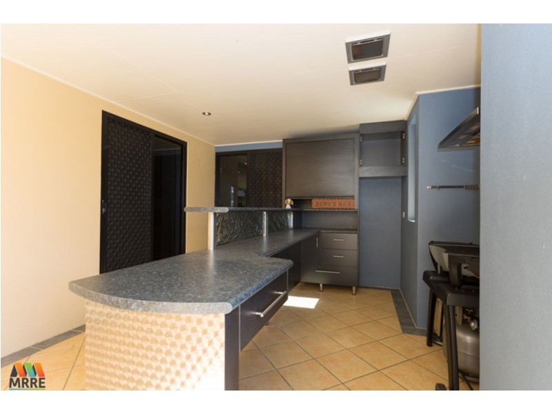 2 Douglas Crescent, Rural View QLD 4740