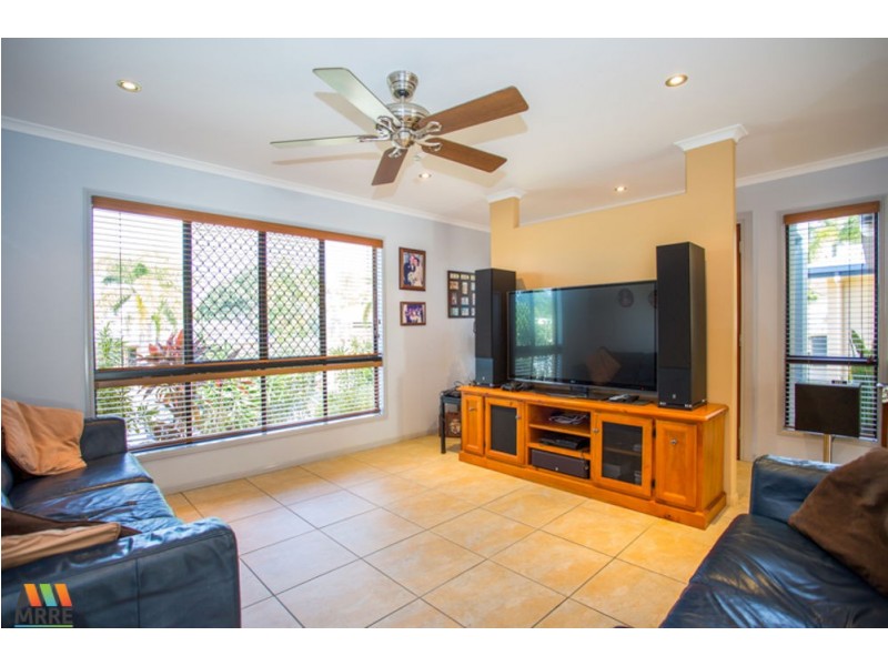 2 Douglas Crescent, Rural View QLD 4740