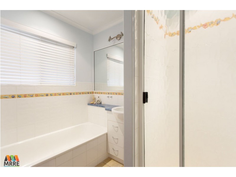 2 Douglas Crescent, Rural View QLD 4740