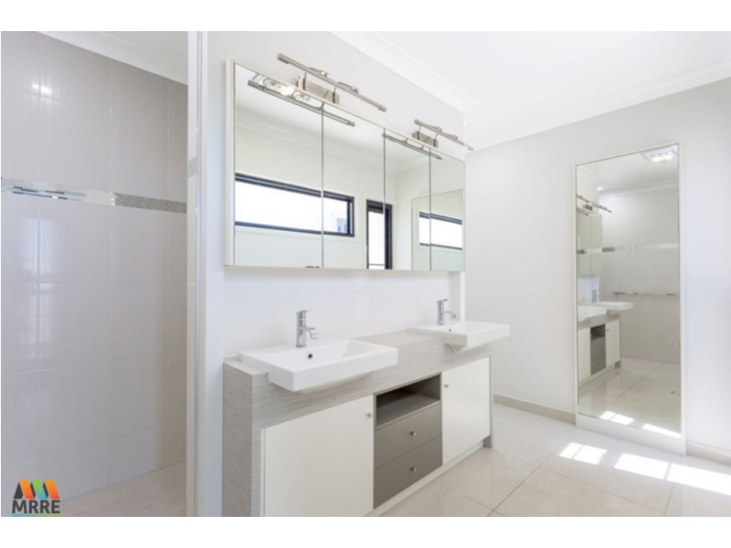 73 Cinnamon Drive, Glenella QLD 4740