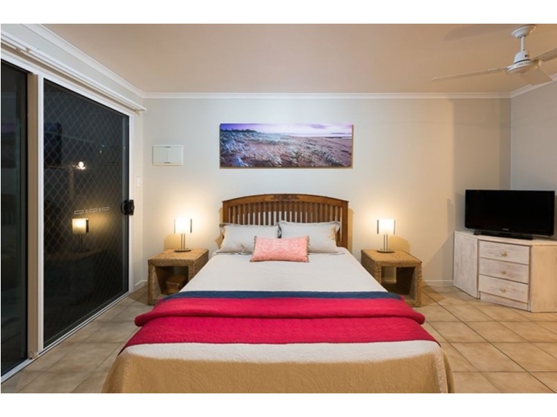 6 Island Close, Shoal Point QLD 4750