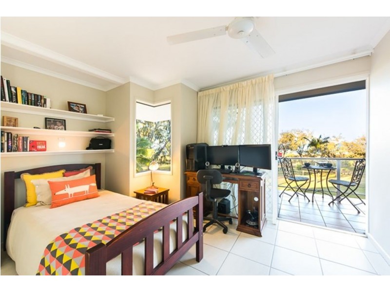 6 Island Close, Shoal Point QLD 4750