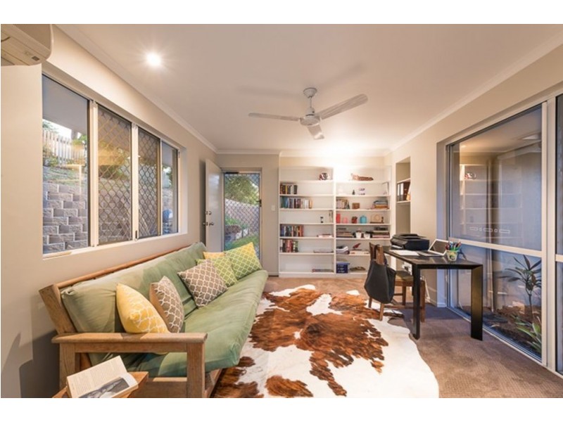 6 Island Close, Shoal Point QLD 4750