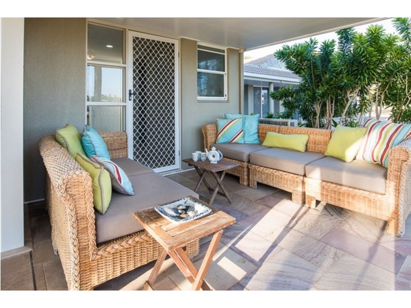 6 Island Close, Shoal Point QLD 4750