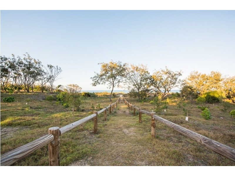 6 Island Close, Shoal Point QLD 4750
