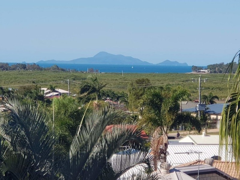 5 Palmview Court, Rural View QLD 4740