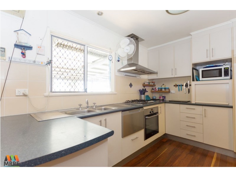 4 Hill End Road, Glenella QLD 4740
