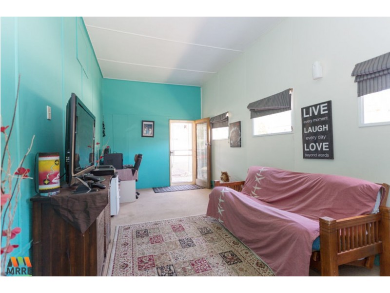4 Hill End Road, Glenella QLD 4740