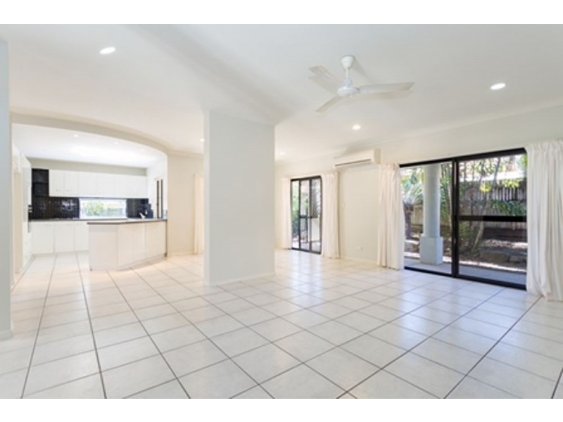 2 Clearvista Crescent, Mount Pleasant QLD 4740