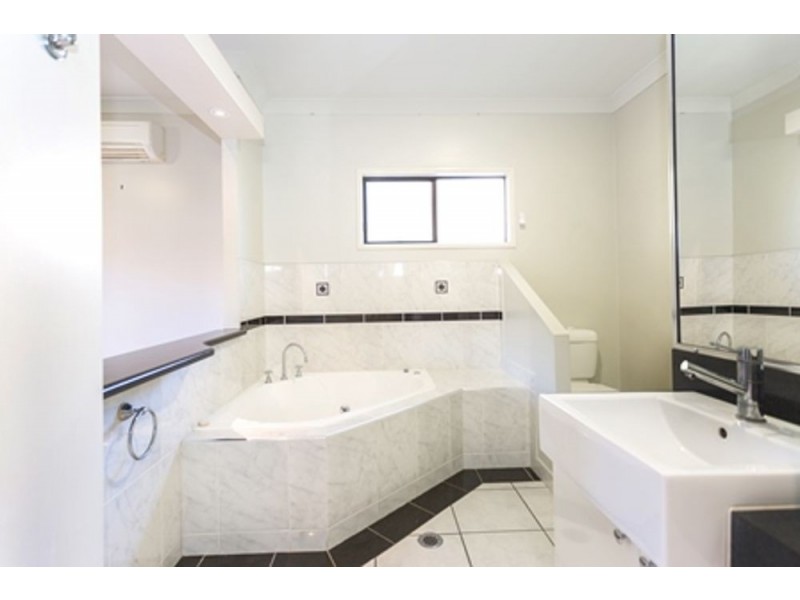 2 Clearvista Crescent, Mount Pleasant QLD 4740