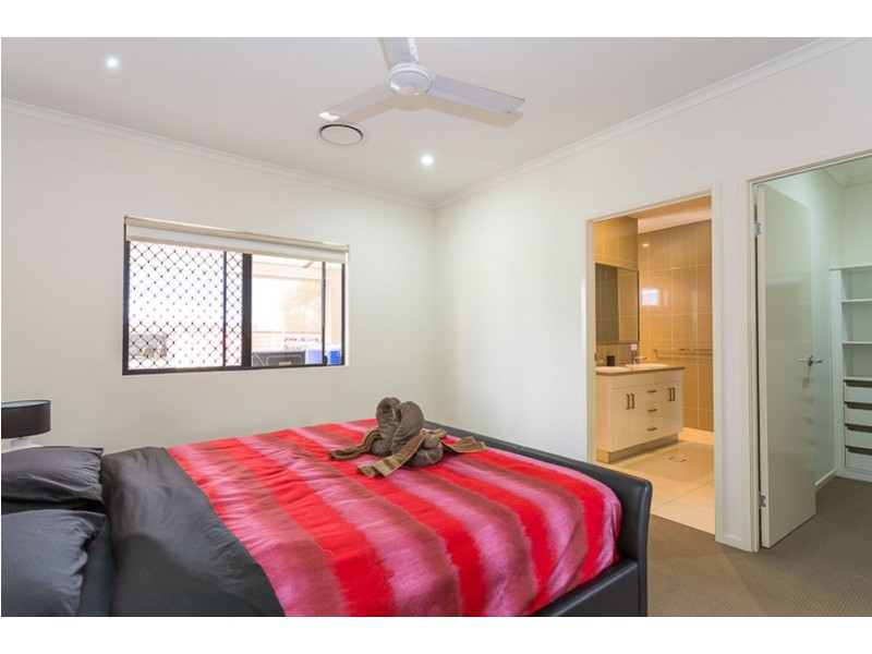 93 Mansfield Dr, Beaconsfield QLD 4740
