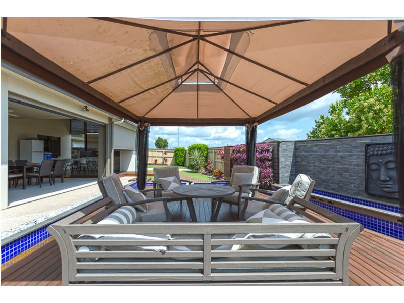 93 Mansfield Dr, Beaconsfield QLD 4740