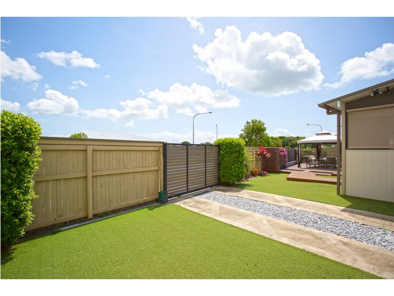 93 Mansfield Dr, Beaconsfield QLD 4740