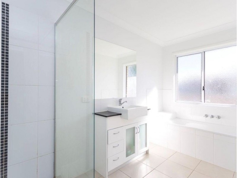22 Burge Court, Glenella QLD 4740
