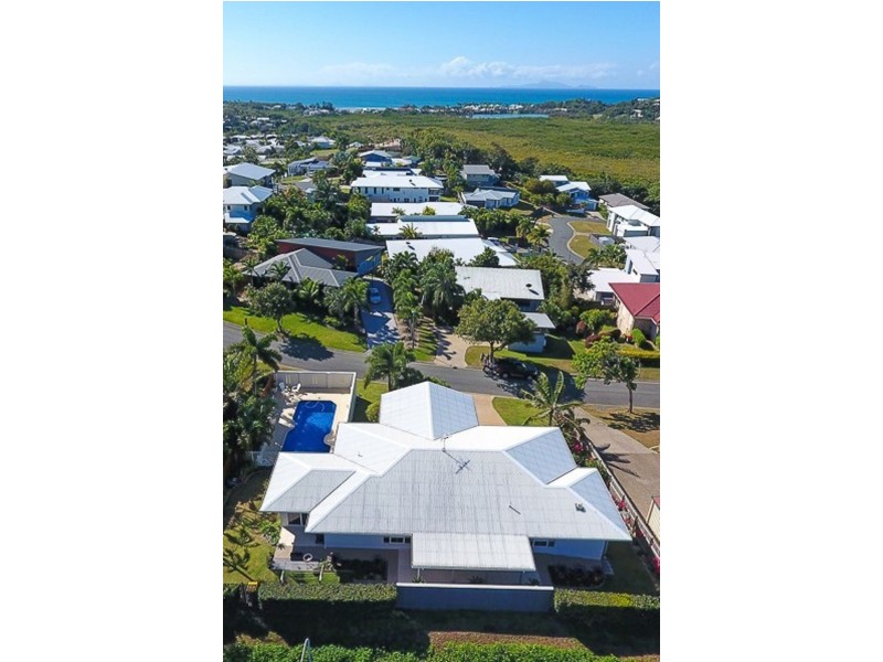 18 Coral Ridge Drive, Eimeo QLD 4740