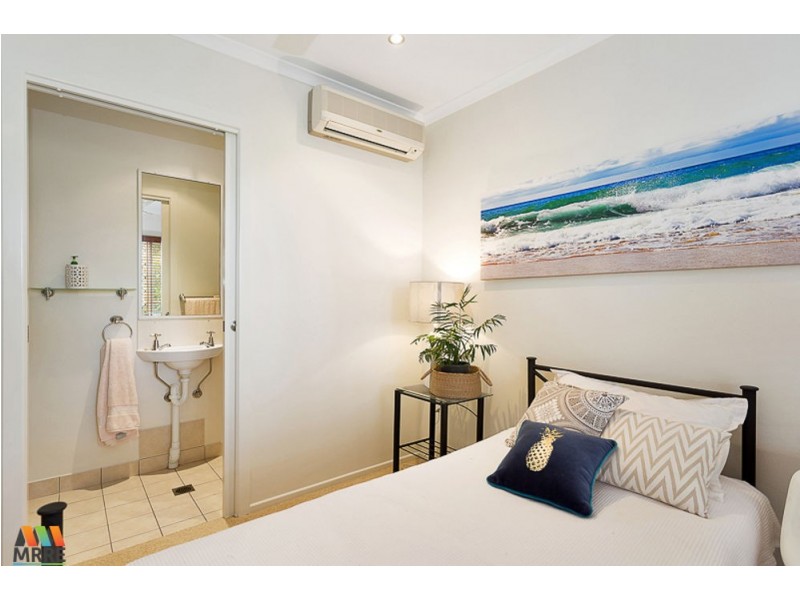 18 Coral Ridge Drive, Eimeo QLD 4740