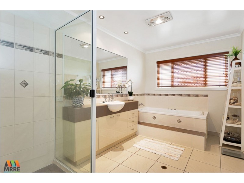 18 Coral Ridge Drive, Eimeo QLD 4740