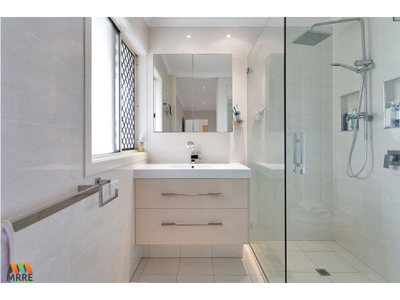 18 Coral Ridge Drive, Eimeo QLD 4740