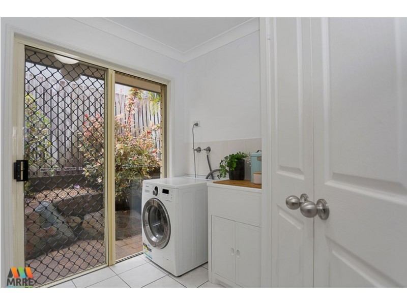 6 Murray Close, Rural View QLD 4740