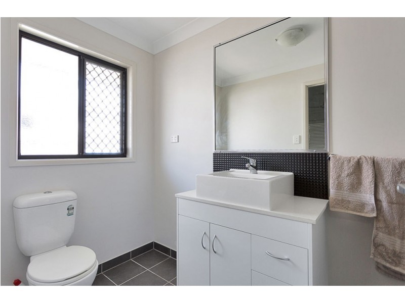 72 Makybe Diva Dr, Ooralea QLD 4740