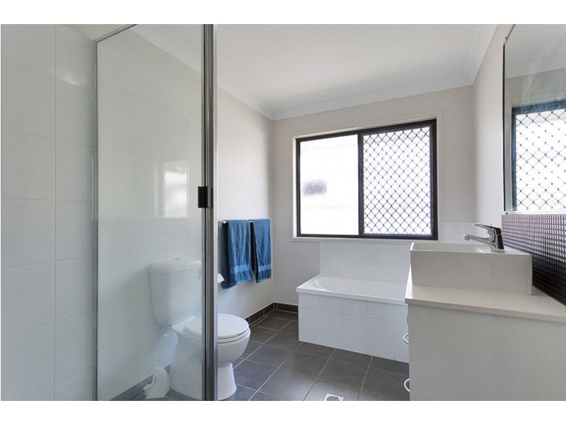 72 Makybe Diva Dr, Ooralea QLD 4740