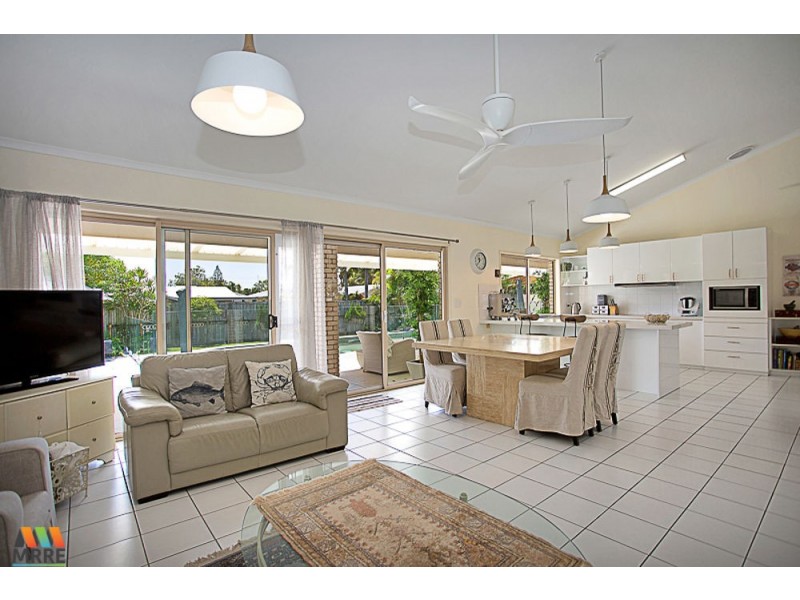 2 Oxford Court, Andergrove QLD 4740