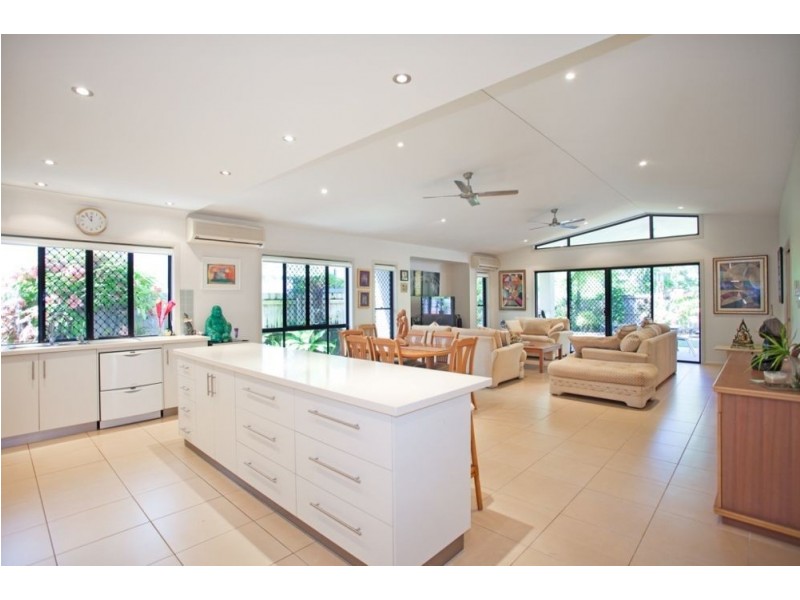 14 Turtle Place, Blacks Beach QLD 4740