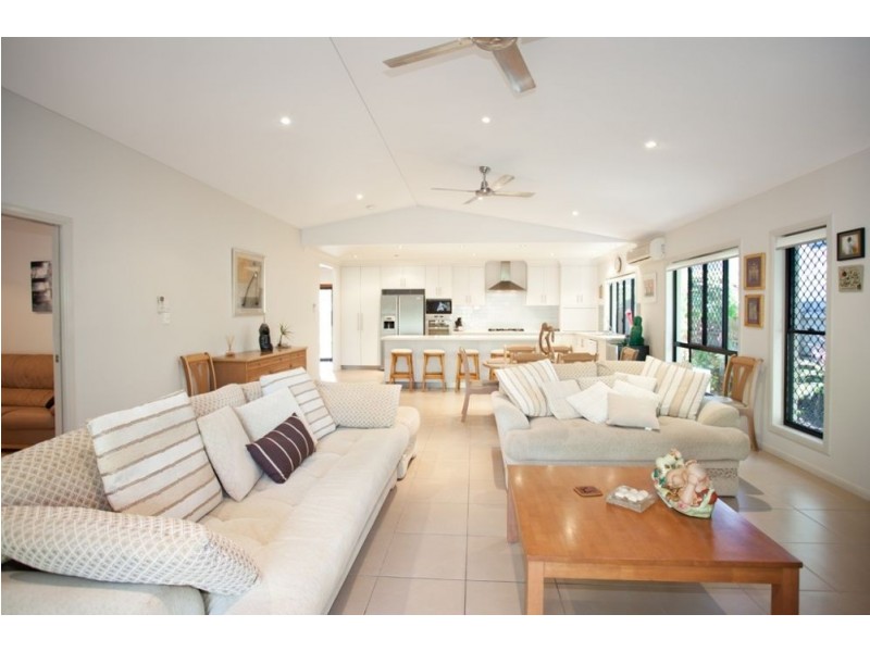 14 Turtle Place, Blacks Beach QLD 4740