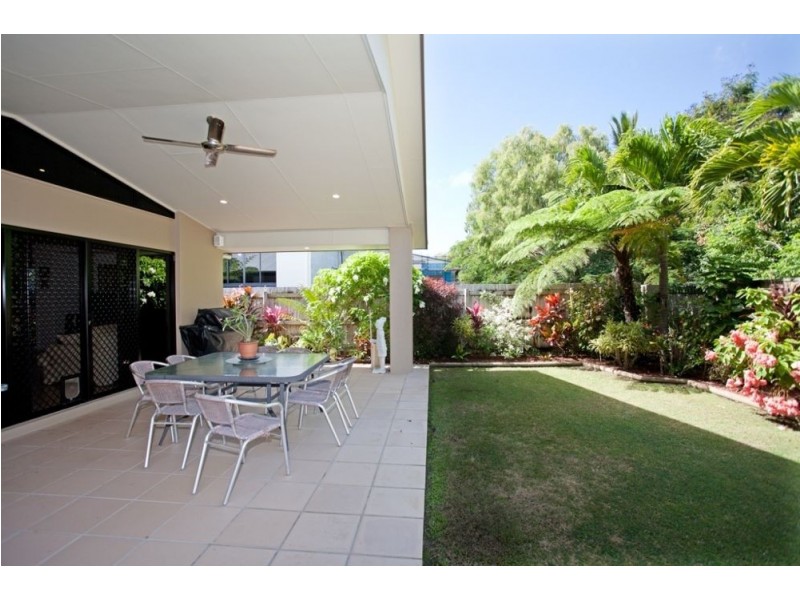14 Turtle Place, Blacks Beach QLD 4740