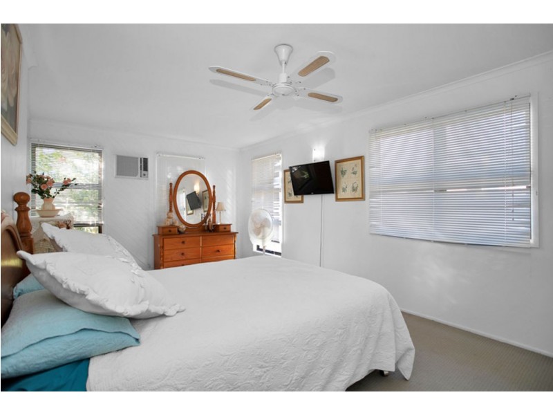 52 Cooper Avenue, Campwin Beach QLD 4737