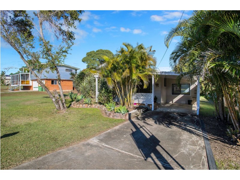 52 Cooper Avenue, Campwin Beach QLD 4737