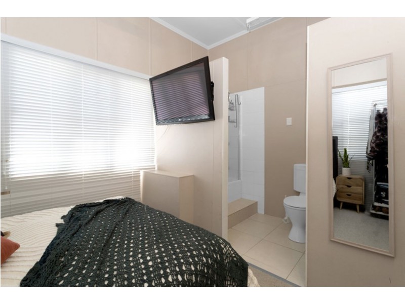 8 ARCHIBALD STREET, South Mackay QLD 4740