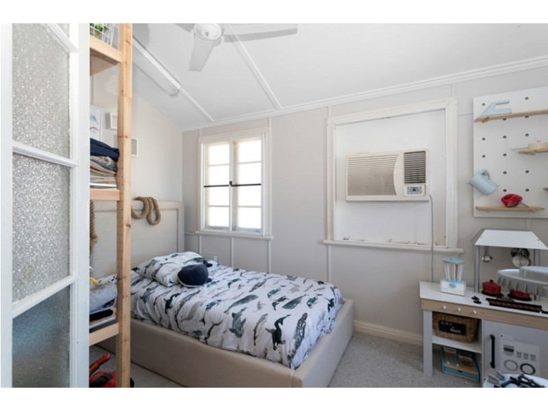 8 ARCHIBALD STREET, South Mackay QLD 4740