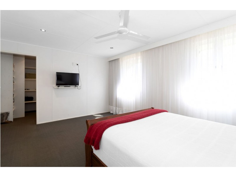 8 ARCHIBALD STREET, South Mackay QLD 4740