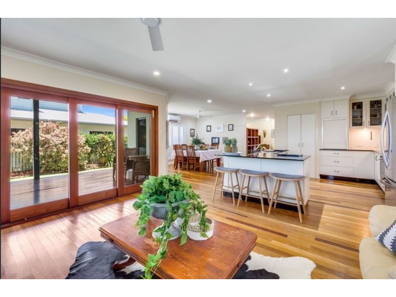 17 Turtle Place, Blacks Beach QLD 4740