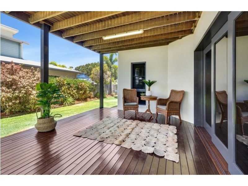 17 Turtle Place, Blacks Beach QLD 4740