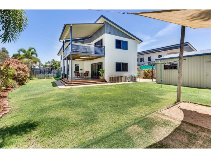 17 Turtle Place, Blacks Beach QLD 4740
