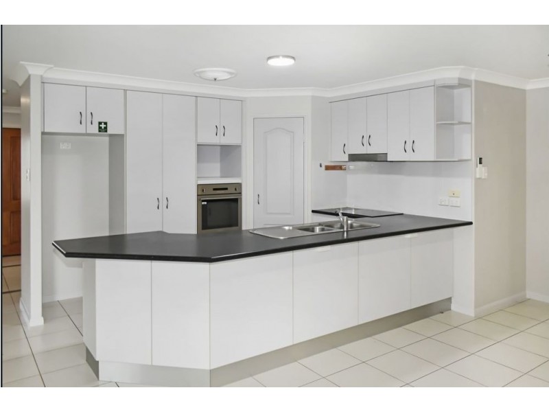 75 Gingham Street, Glenella QLD 4740