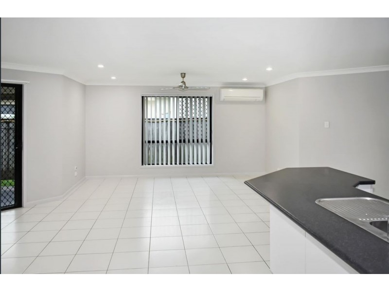 75 Gingham Street, Glenella QLD 4740