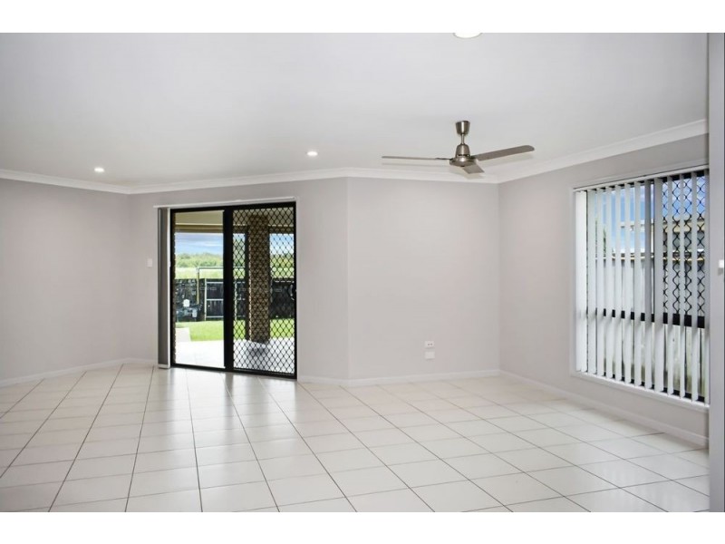 75 Gingham Street, Glenella QLD 4740