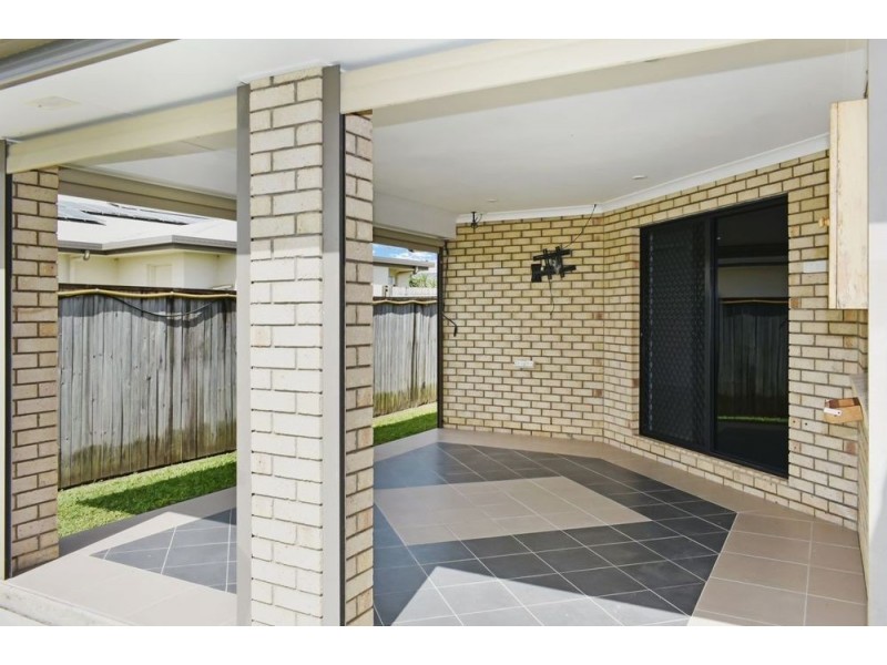 75 Gingham Street, Glenella QLD 4740